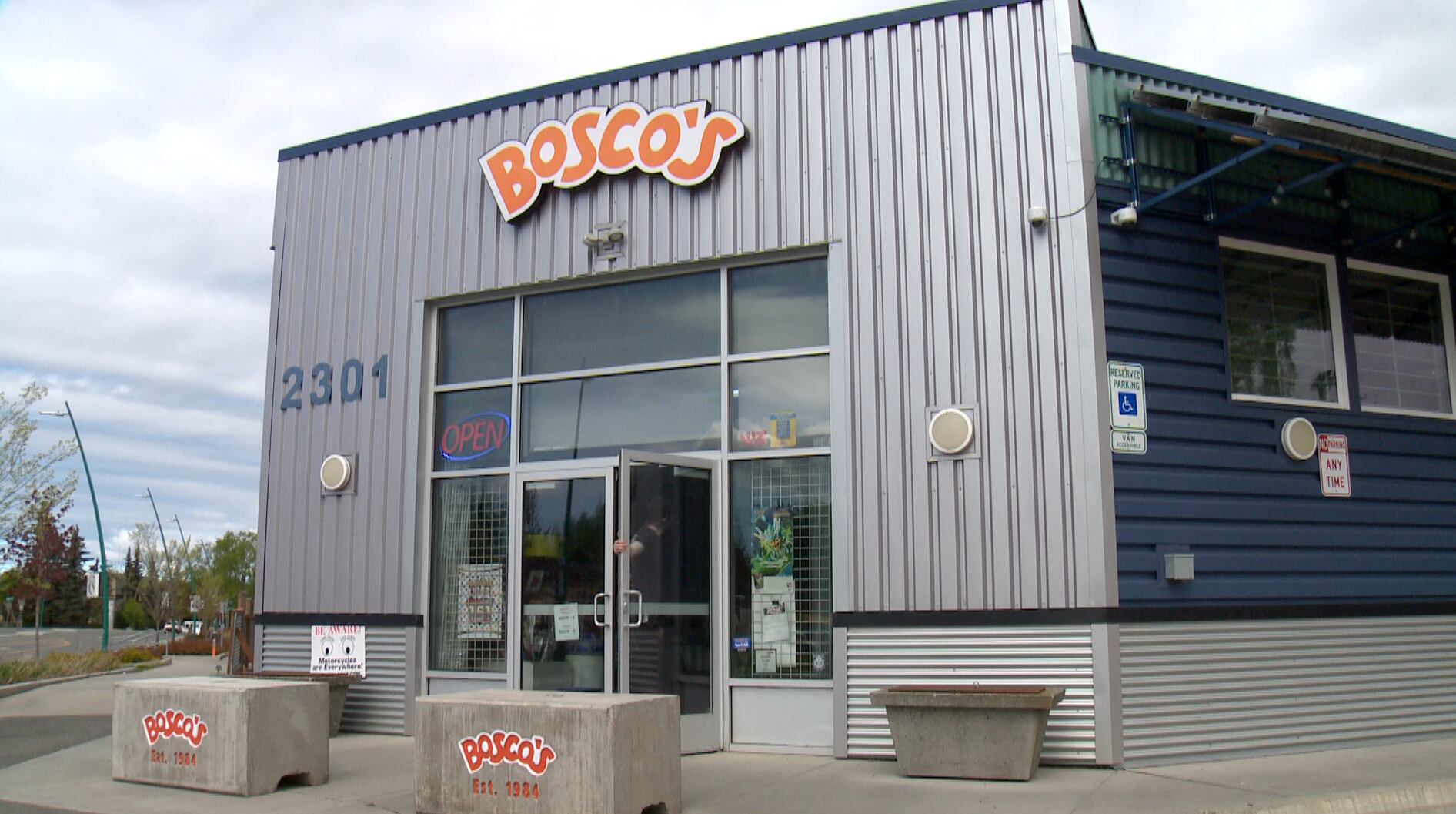 Comic landmark celebrates 4 decades in Spenard - Vimarsana News